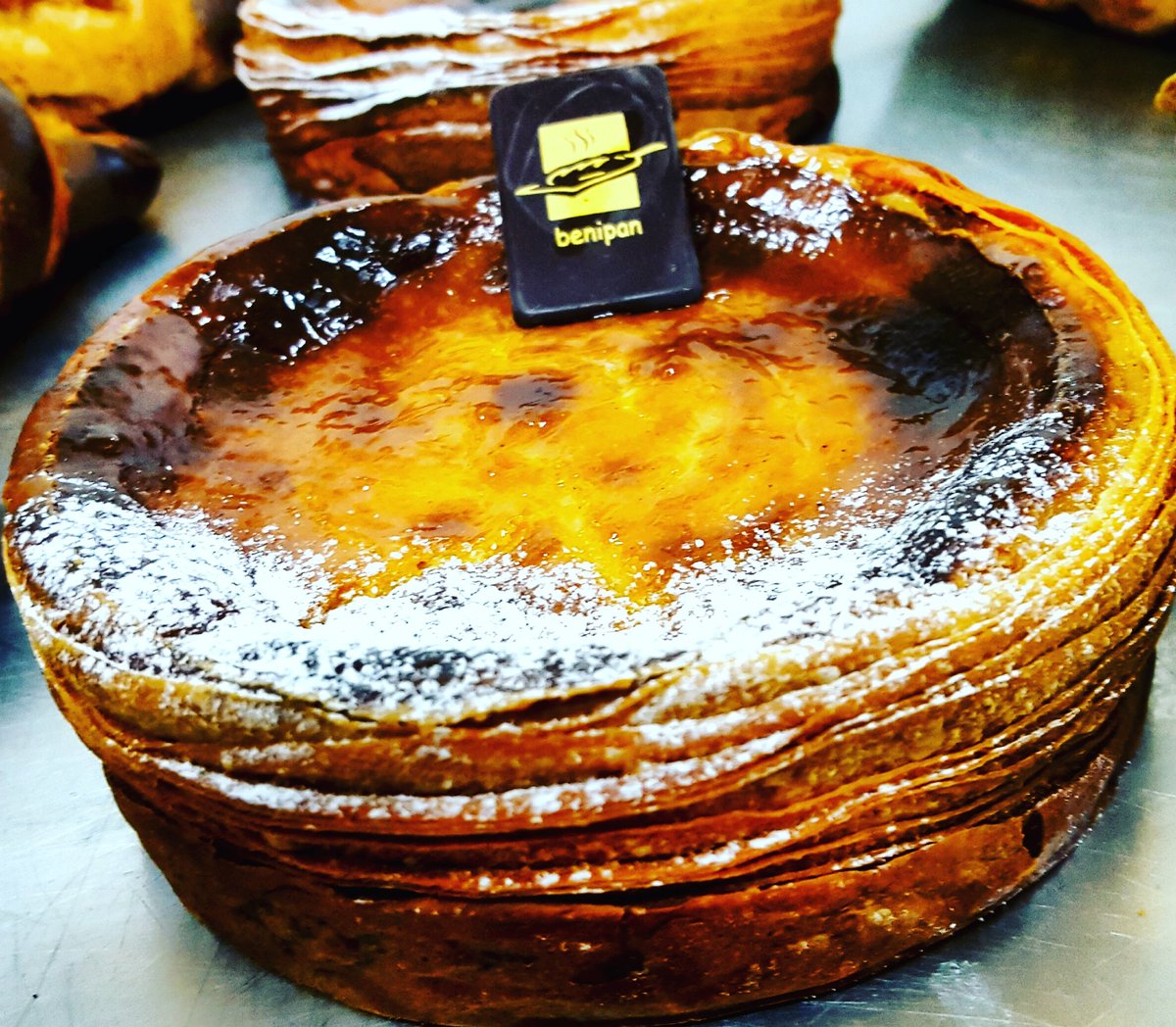 YohanFerrant's tweet photo. Fancy a Flan parisien?
#bakery #foodporn #flan #yummy #sweet #happy #foodlove # https://t.co/BAQx4jNTWL