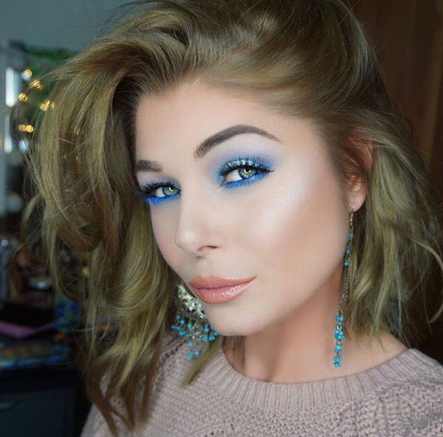 Your_Vanity's tweet photo. This is sooo gorgeous 💙✨💕 @angeschka in #VanityLashes and #Stoned cremegloss from Lipland! https://t.co/wCyWM3Akm8 https://t.co/i7VPakVhuo