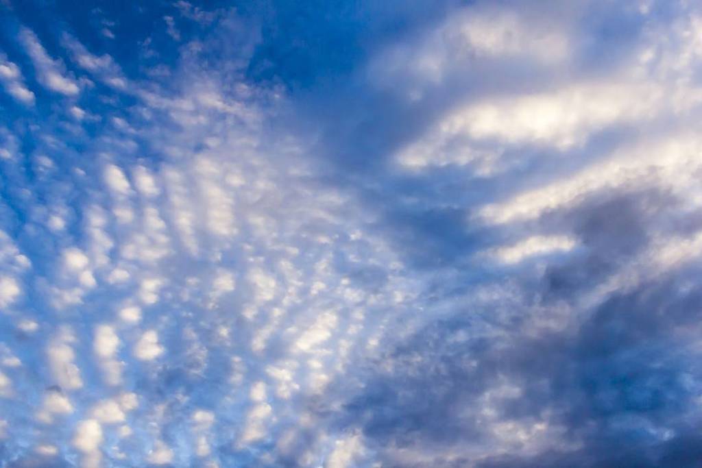 geoffbonza's tweet photo. Gold Coast clouds . #cloud #overcast #goldcoast #clouds #cloudporn #canon #eos #sky #skyph… https://t.co/Z8sDVzlNre https://t.co/ubx2T6UcsM