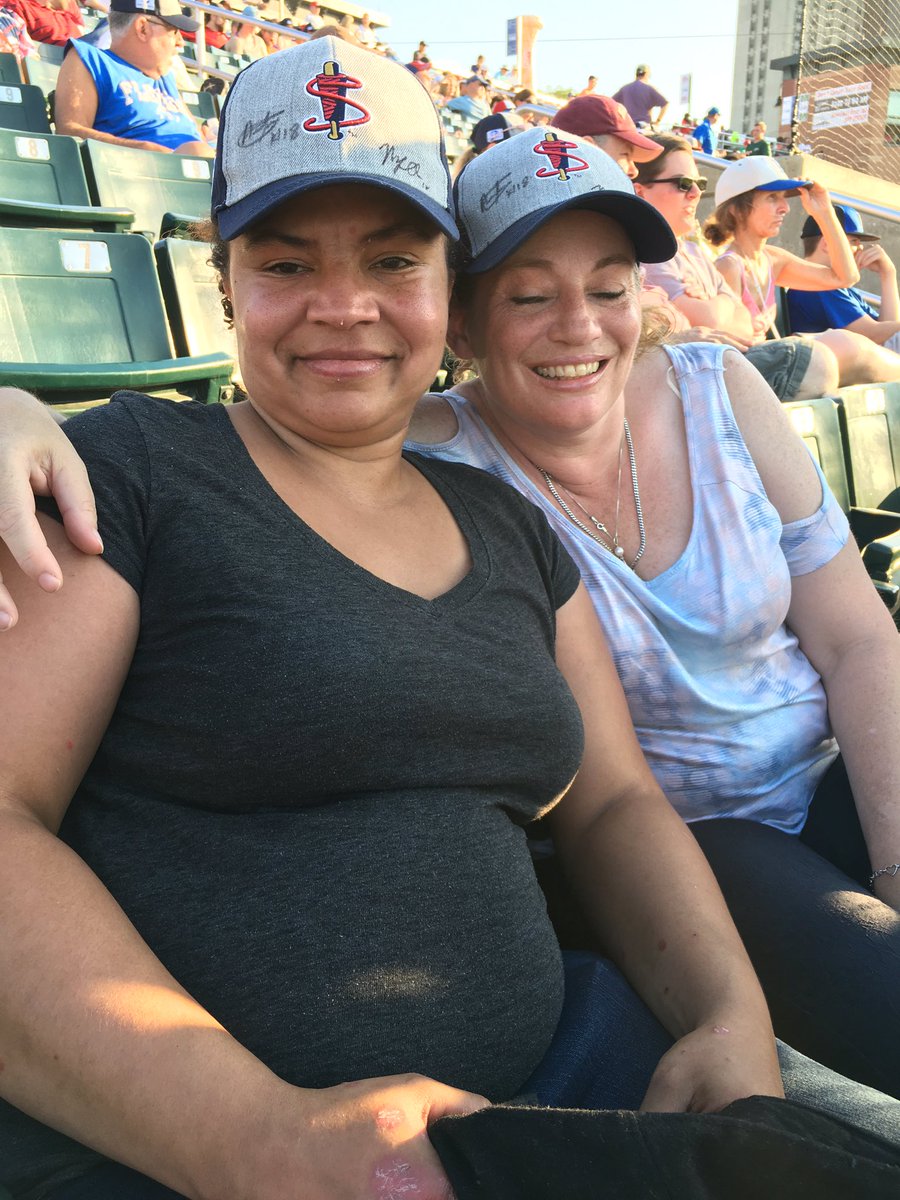 SoxFollowsback's tweet photo. Sis an Jess bonding. https://t.co/bKxwkqaMIa