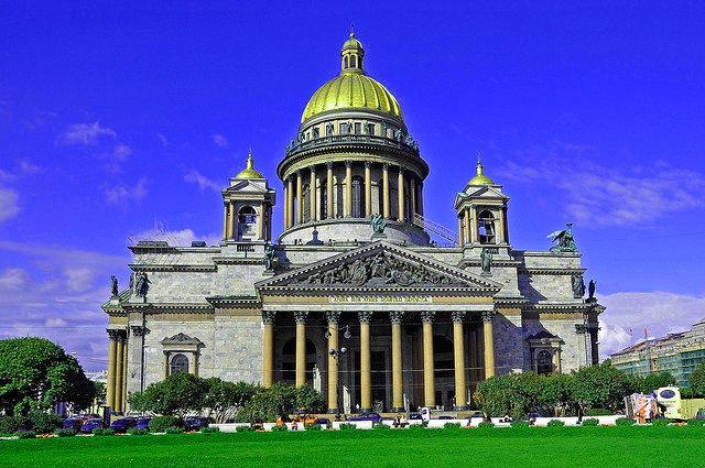 絶景 世界遺産 聖イサアク大聖堂 ロシア サンクトペテルブルクにあるロシア正教の大聖堂で 高さは101 5メートル アレクサンドル1世の時代に建造されたもので フランス人宮廷建築家オーギュスト ド モンフェランの設計により 1858年に完成