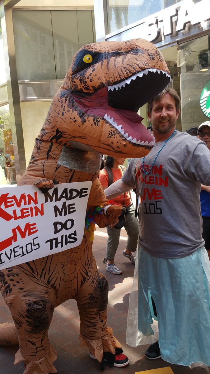 maxcrispy's tweet photo. @KevinKleinLIVE #Trendasaurus https://t.co/ZySCn1PwGr
