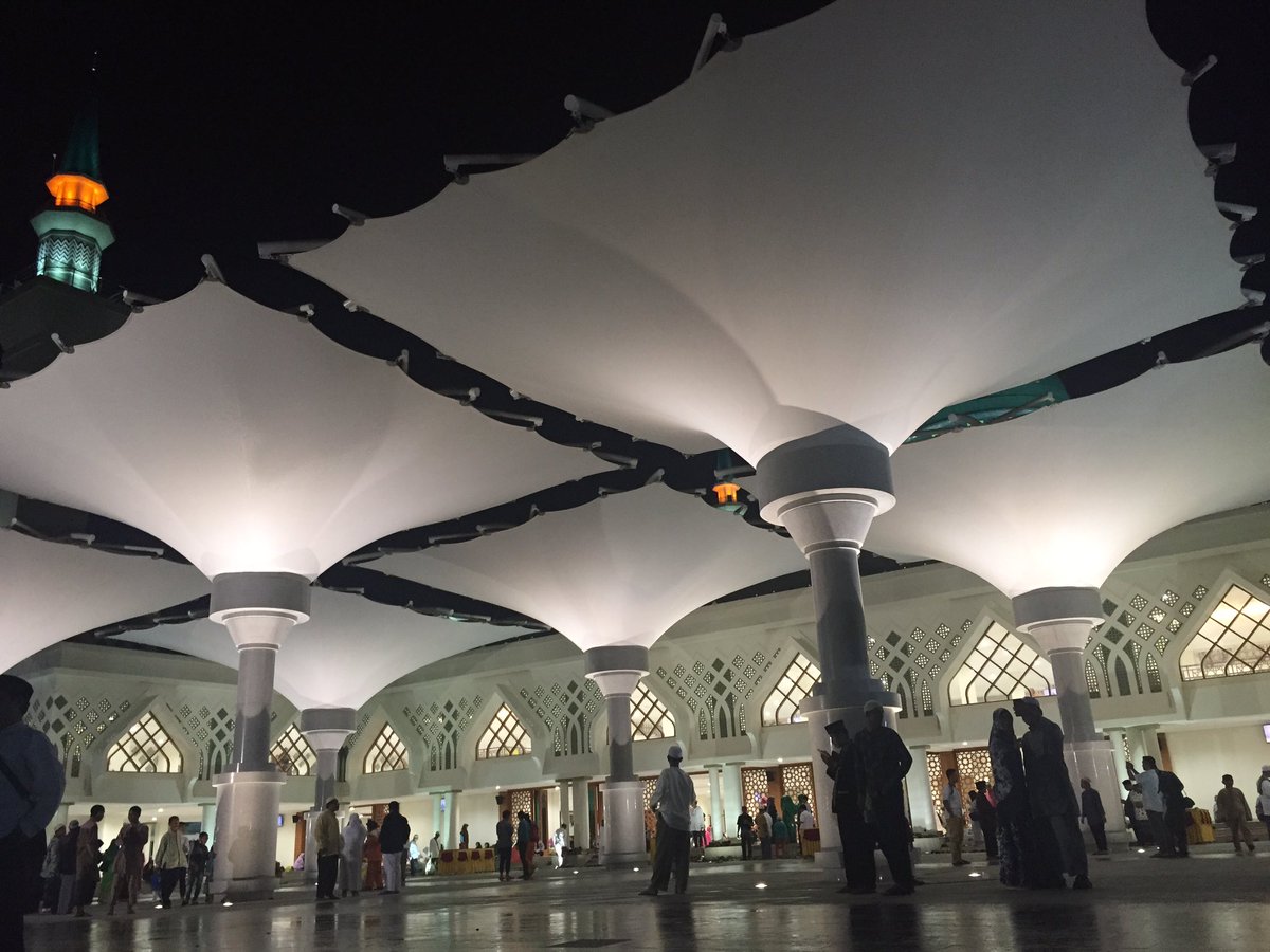 2. Balikpapan ini kota kecil tapi kami punya islamic center dengan kapasitas 17.000 jamaah #WeLoveBalikpapan