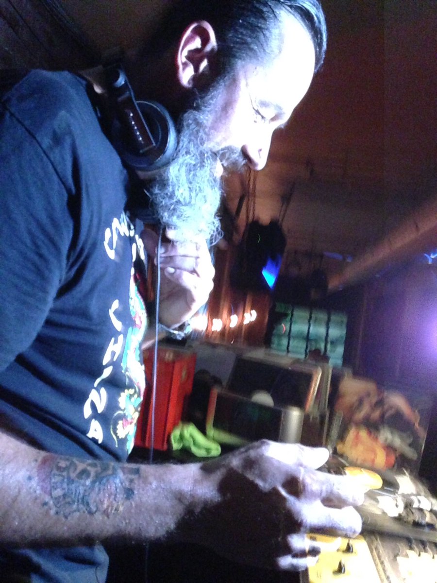 discographydjs's tweet photo. DJ #4 of 6:
@dmurk throwing down some Star Wars disco to start his #Discography52 set @BaltimoreMMXI!
NO COVER https://t.co/KOCQqtkgc7