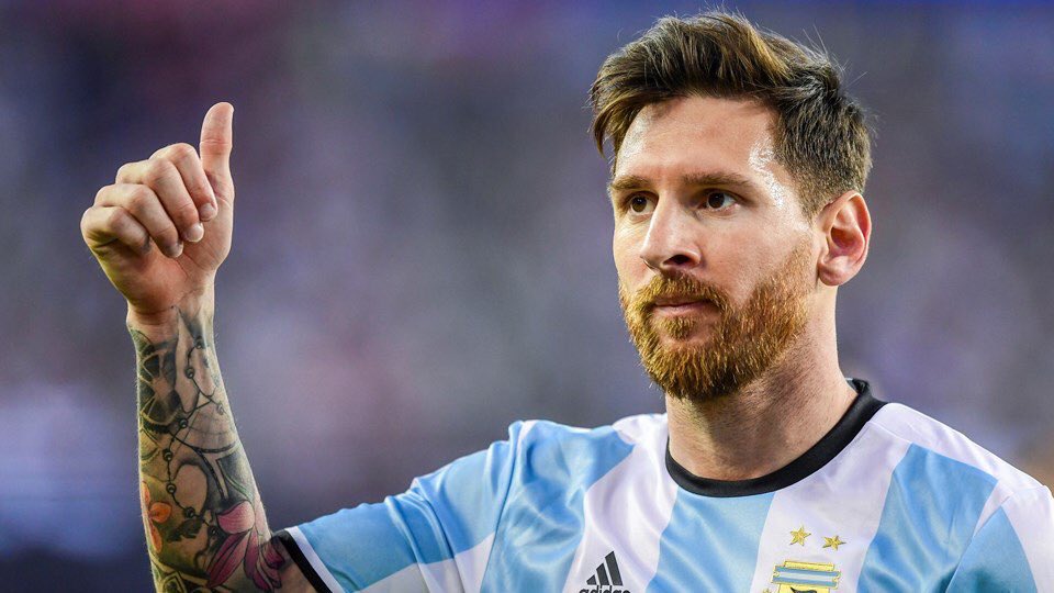 El mejor jugador que ha existido. Con títulos con su selección o sin ellos. Te queremos, Leo.