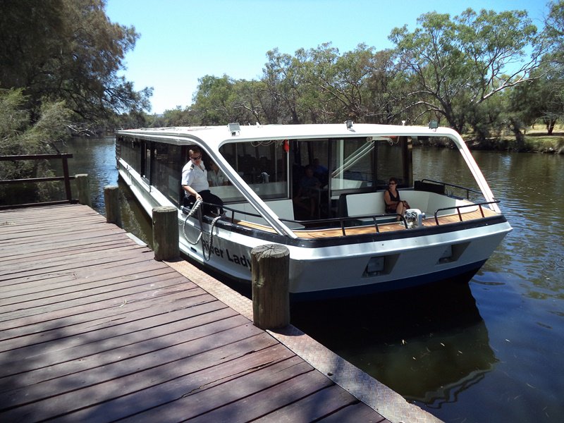 SightseeingPass's tweet photo. Enjoy a meal on the #SwanRiver with an all-inclusive lunch cruise🍴
#Perthtours #Perth
https://t.co/UXqG117CYy https://t.co/zc1ZmKFQVC