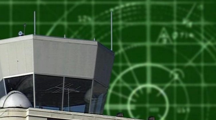 Small airplane crashes in Pembroke Pines shortly after taking off from North Perry Airport. bit.ly/28XXTvn?utm_me… https://t.co/0svKvE6ZCE