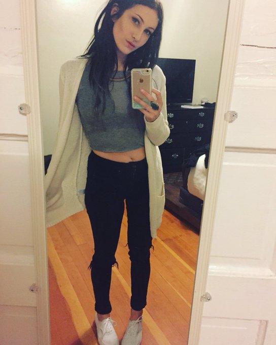 I got cute last night 🐥 https://t.co/5hLtHtjDEr