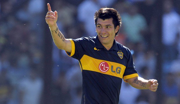 TartuTV's tweet photo. Kranevitter, Lamela, Mascherano, Funes Mori de un lado. Gary Medel  del otro. Adivina quien gano? #boca https://t.co/Z4nEZ38y2X