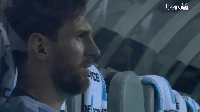 Its_Mau's tweet photo. Yo cuando veo a mi Ex con su nuevo novio https://t.co/uLOGWzGlgb
