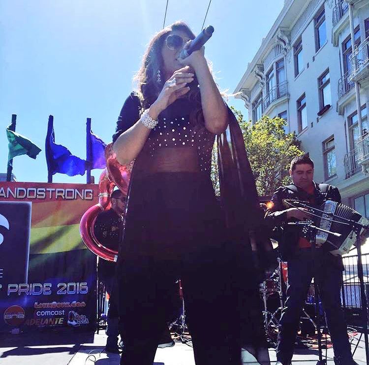 nelwalforever's tweet photo. Asi o mas bella lucio la reina @DianaReyesMusic en #LatinGayPride ๐๐๐ป๐๐ป๐ค BELLEZA DE MUJER CHINGAO๐๐ฝ๐๐ผ๐๐ป https://t.co/rIKdDd6FpO