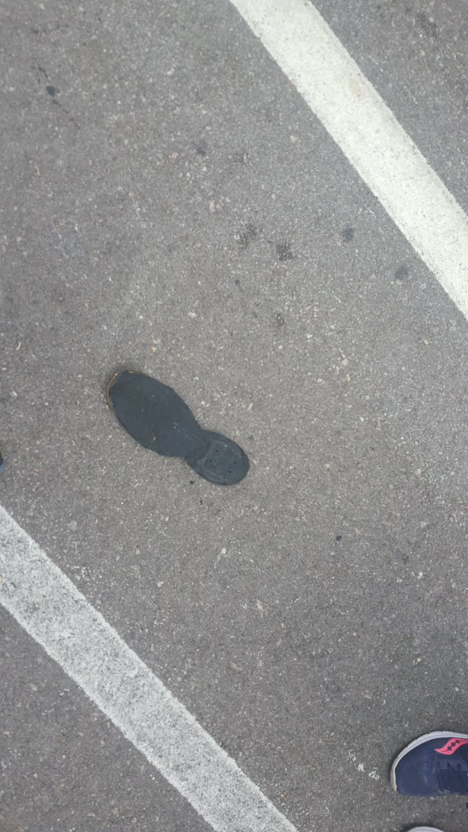 pumkinbutt777's tweet photo. Found this lost sole @pridestl #pridestlouis looks so lonely! https://t.co/TFvEp72YvD