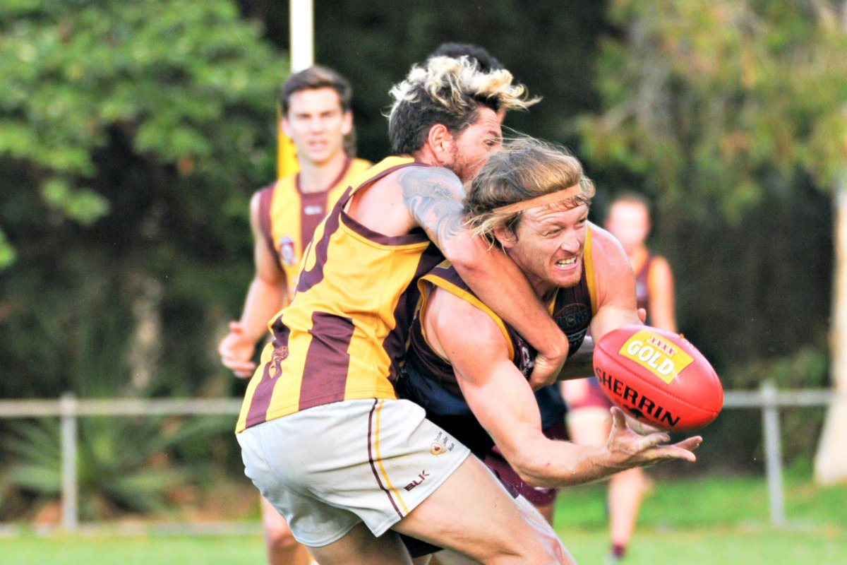 Happy <a href="/ManundaHawks/">Manunda Hawks AFC</a> take down #Cairns City Lions tinyurl.com/j6ubksy #AFL <a href="/AFLQ/">AFL Queensland</a>