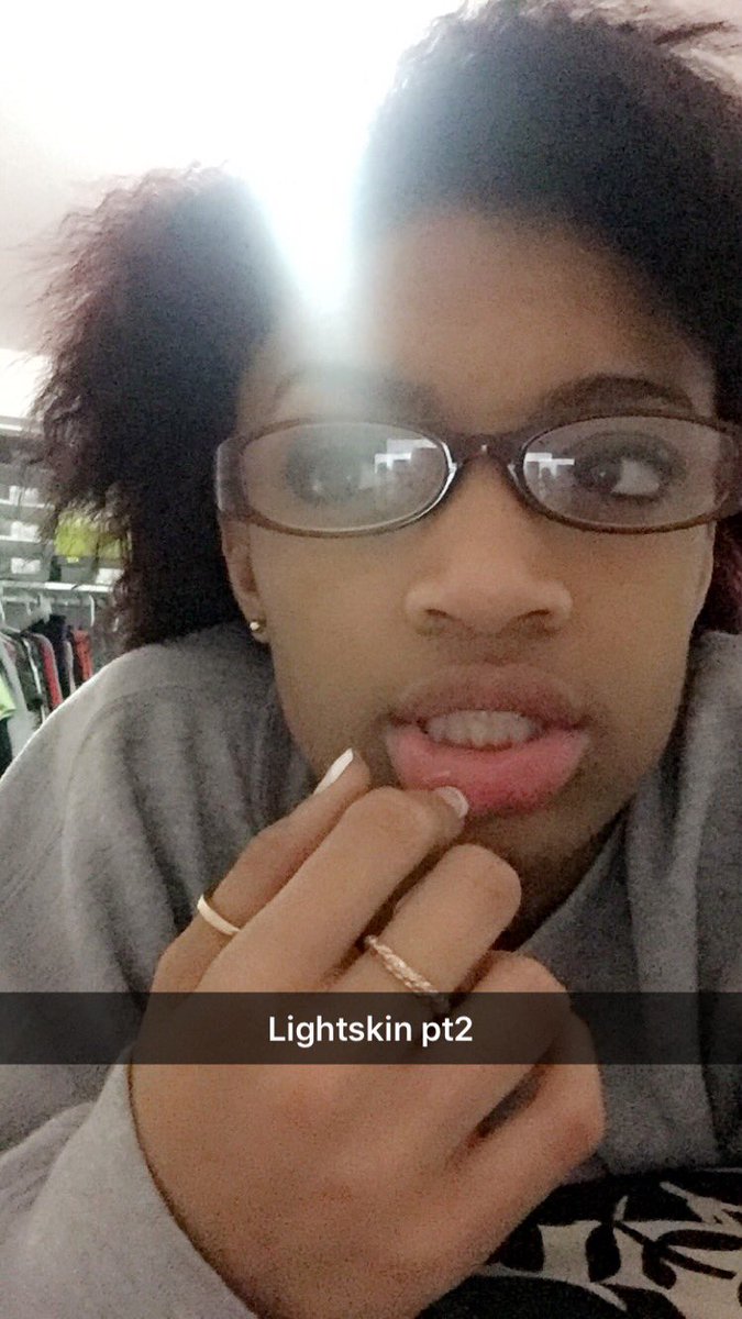 BarfieldDeon's tweet photo. She's going to hate me for this but look at my little nerd 😂😍👓 https://t.co/sYxp1QMe57