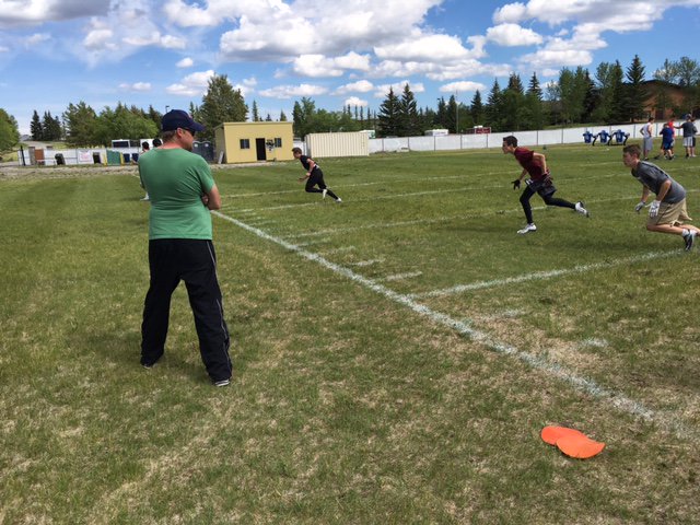 CoachTom1954's tweet photo. Coach Cody Erdmann @FriendsWWFBall gets some running action from his defensive backs at today's skill camp. https://t.co/O1uiz20RUx