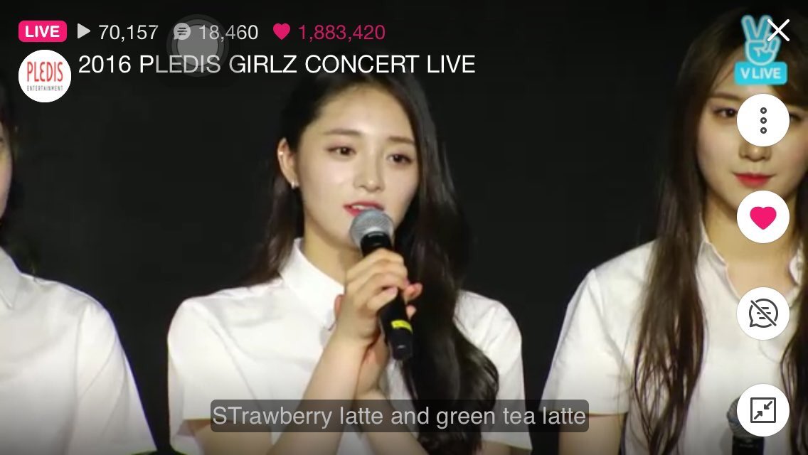 PINKCHAEIOI's tweet photo. พิ้งกี้พูดบนคอนเสิร์ต 2016 pledis girlz ว่า "ฉันชอบสตรอว์เบอร์รีลาเต้ กับ กรีนทีลาเต้" https://t.co/jHeNQ28gpW
