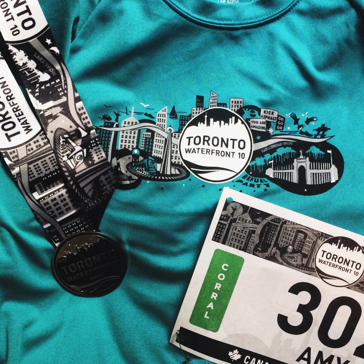 offbriefrunning's tweet image. Congrats to all who ran the #Waterfront10 this weekend! Such awesome run swag. #running #Toronto