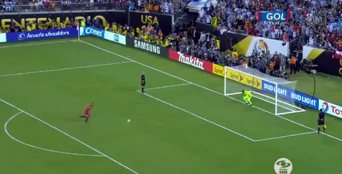 GolCaracol's tweet photo. #VeamosPenales Los chilenos ganaron el título desde los penales: https://t.co/p1qcqeQD7W 

#LaFiestaDelGol https://t.co/w3zNyUZ1AV