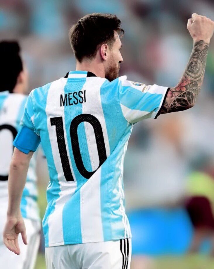 FCBiEman's tweet photo. Name one player that has taken his team to 3 finals in 3 consecutive YEARS?

Messi will always be the GREATEST! https://t.co/YJTgPYGAca