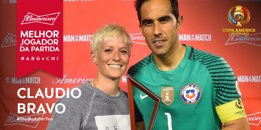 CA2016_pt's tweet photo. Parabéns para @C1audioBravo de @LaRoja, O Melhor Jogador @Budweiser da Partida- https://t.co/w4rS9WTxcb https://t.co/JySpBkb33p