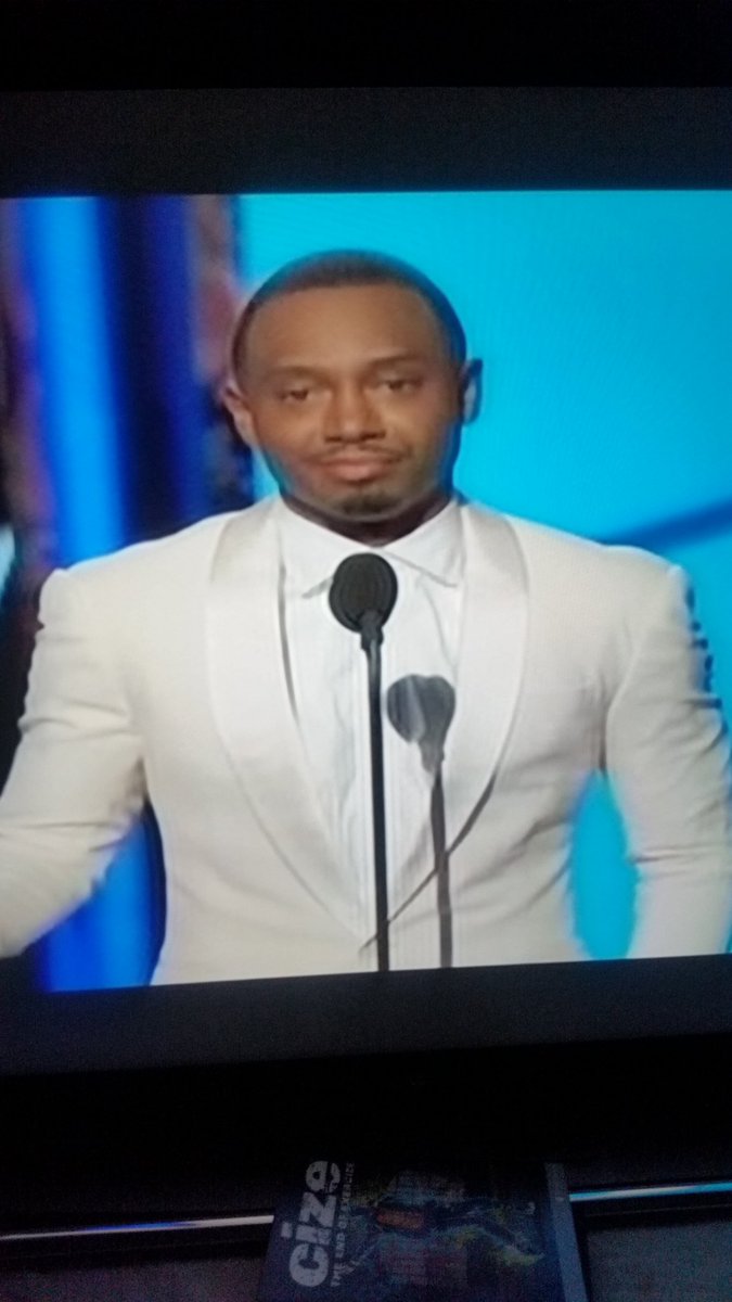 ChiTownMoney's tweet photo. @TerrenceJ #lookinggood #lookingdope #white #justclean https://t.co/OVKMhCTvpW