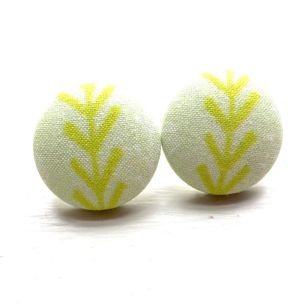 buck_lj's tweet photo. Arrow Earrings, Lime Green Fabric Studs, Retro Abstract Post Studs, Fabri… https://t.co/ZlPFLkvA0y #Etsy #FunkyStuds https://t.co/YQs8G7bQ1i