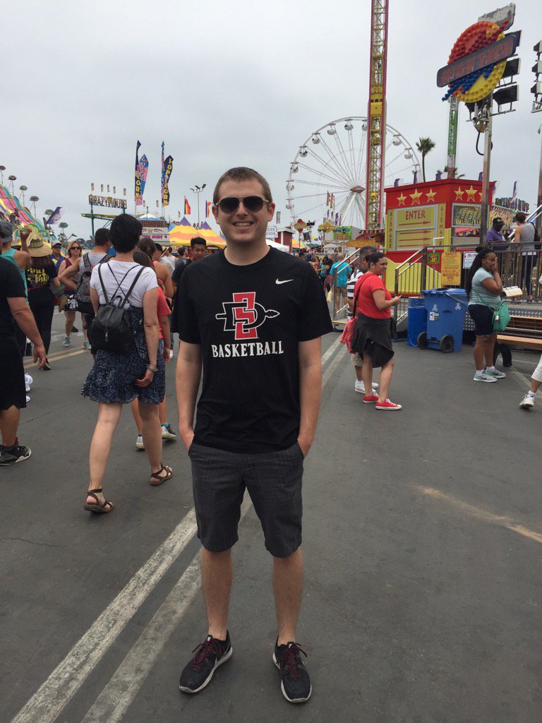david_kline's tweet photo. #SDSUSUMMER @SDSUBookstore https://t.co/HCDnz39t3u