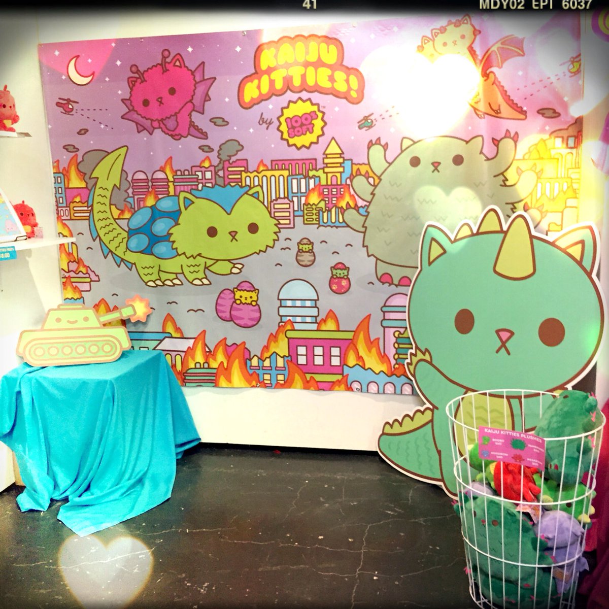 mummynyan's tweet photo. Catcon 2016!! (=^x^=)ノ
#CatConLA2016 https://t.co/5dCIBra5Uk
