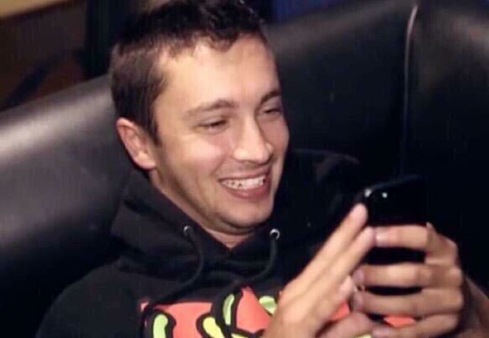 delreyxhemmings's tweet photo. When you see a cute boy online but then you find out he does drugs https://t.co/Zn2nhBlB37