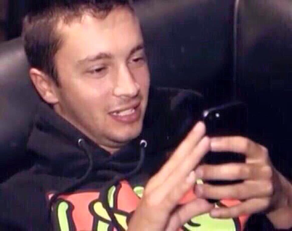 delreyxhemmings's tweet photo. When you see a cute boy online but then you find out he does drugs https://t.co/Zn2nhBlB37