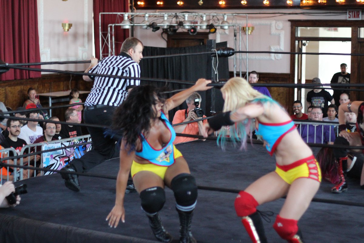 DAFALCON11's tweet photo. @Kc_Spinelli @XandraBale #BaleSpin #SHIMMER82 #CarnivalSpirit https://t.co/beExr18D8W
