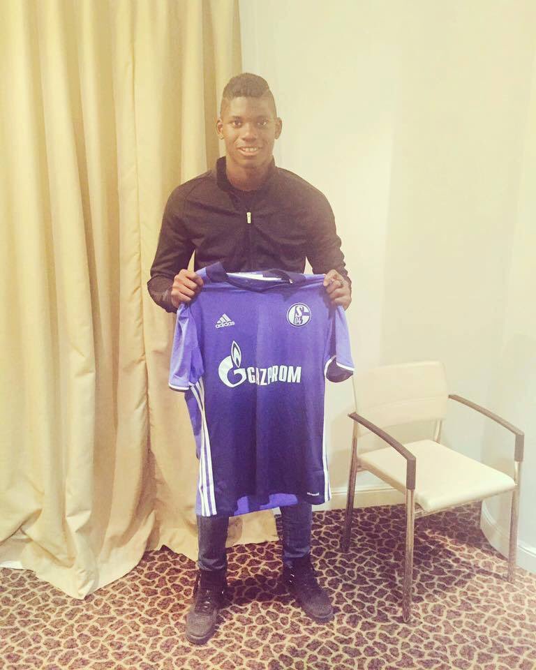 Schalke04FCNews's tweet photo. Breel Embolo everyone! Cant wait to see him play for the Royal Blues #S04 #Schalke04 #Schalke #OhEmbolo https://t.co/GhH6hQ8ZqX