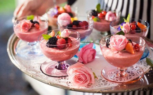 WeddingEasy's tweet image. Remember about sweet dessert after main meal #wedding #reception