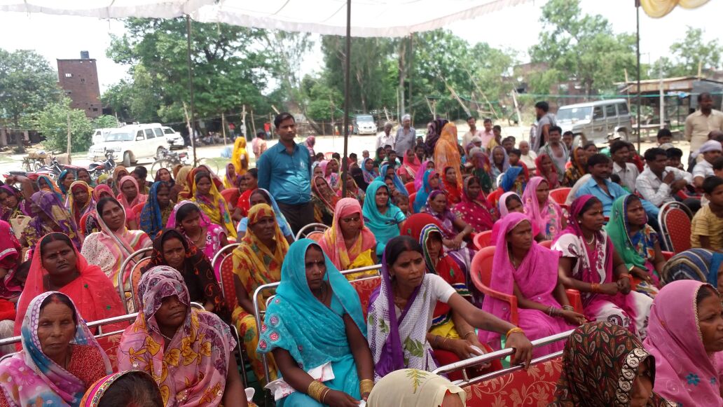 PMUjjwalaYojana's tweet photo. PMUY camp was organised in Kushinagar on 26.06.2016 where 101 LPG connections were distributed by Shri Rajesh Pandey https://t.co/mSqEx3htWs