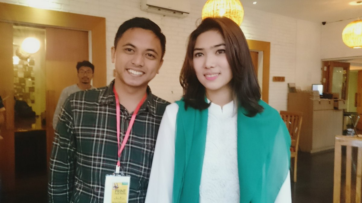 hendrizma's tweet photo. @OPPOIndonesia #BukberOPPOxIsyana https://t.co/yAmEaYmOYy