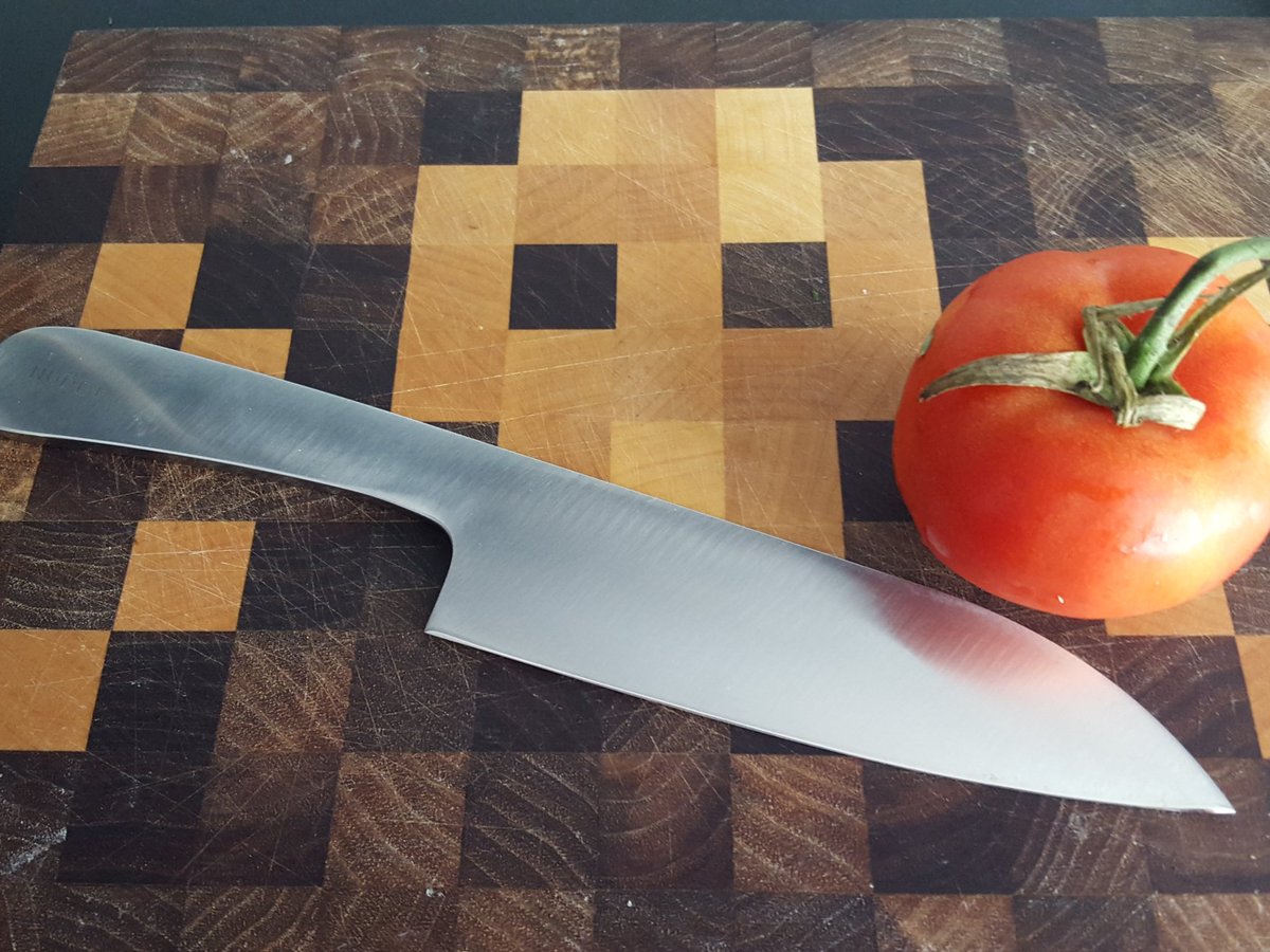 “<a href="/SooniaCiri/">Sonia Cirillo</a>: Herrliche combo <a href="/bitboardch/">Bitboard.ch</a> und mein neues küchenmesser NUDE+ ” splatter ahead