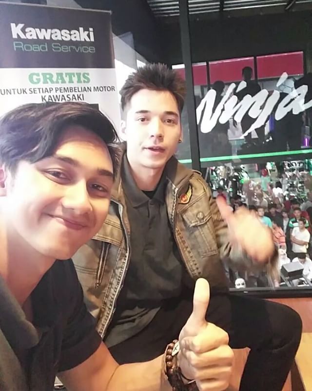 Stefanwillyfans's tweet photo. Selamat siang ☺😉 @steff_william https://t.co/HeyJjsZW0S