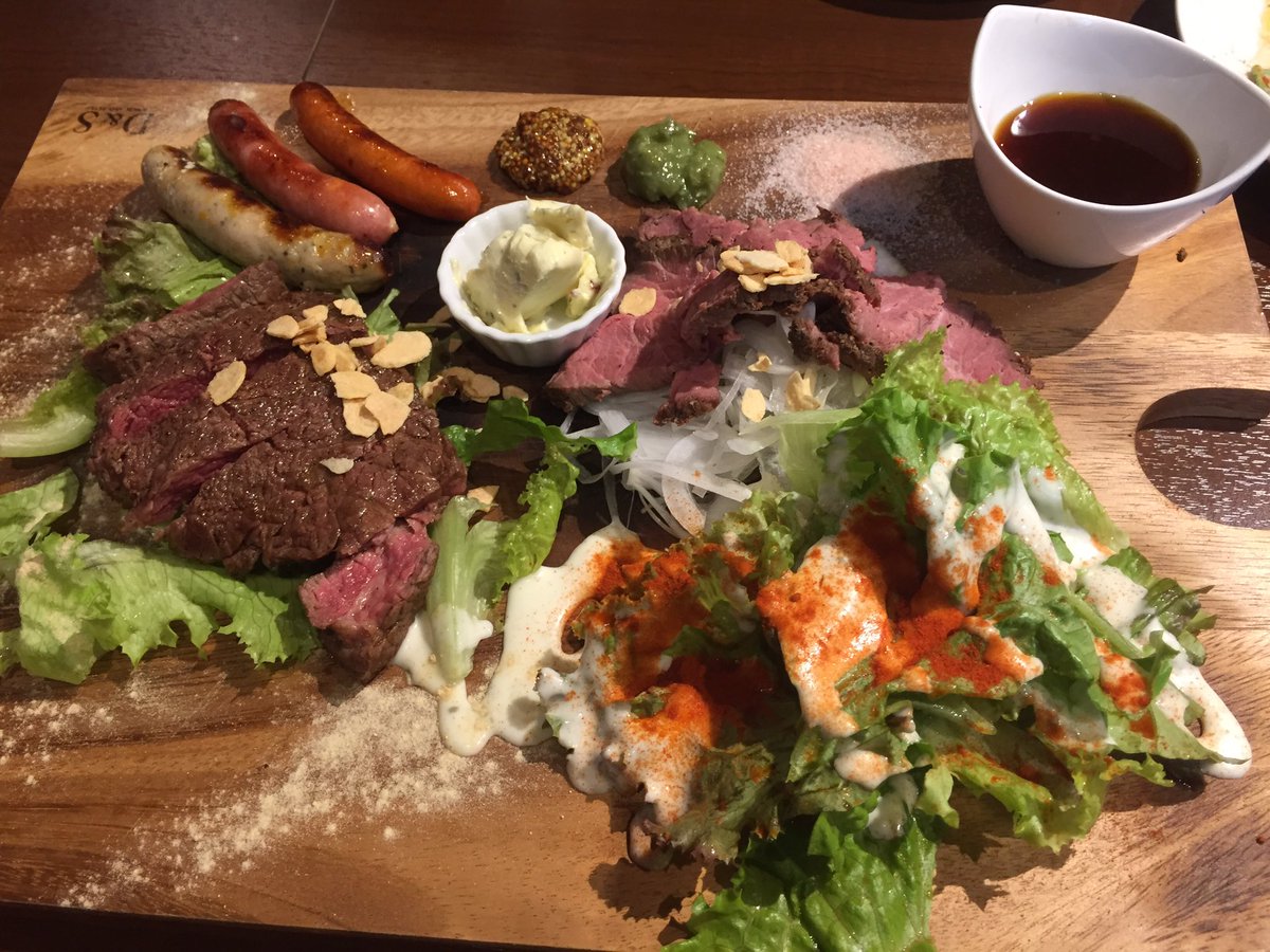 昨日は西北の肉バル力石さんへクローバーランドのみんなで行ってきました〜！！肉食女子〜！！
脂は声帯を潤してくれるので、歌う前に唐揚げなど、食べるとグッドだそう！米良美一さんも実践してるそう。#西宮北口 #バル