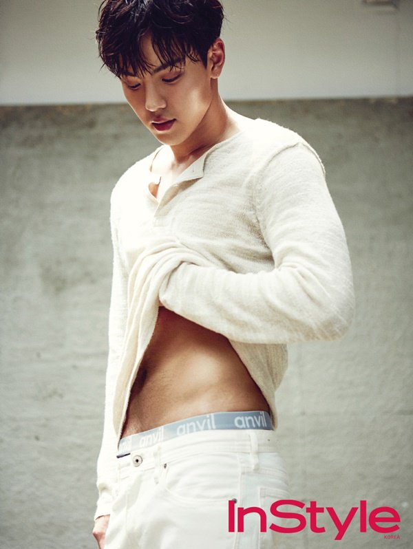 Cl8NJrTUYAAMNos.jpg:orig