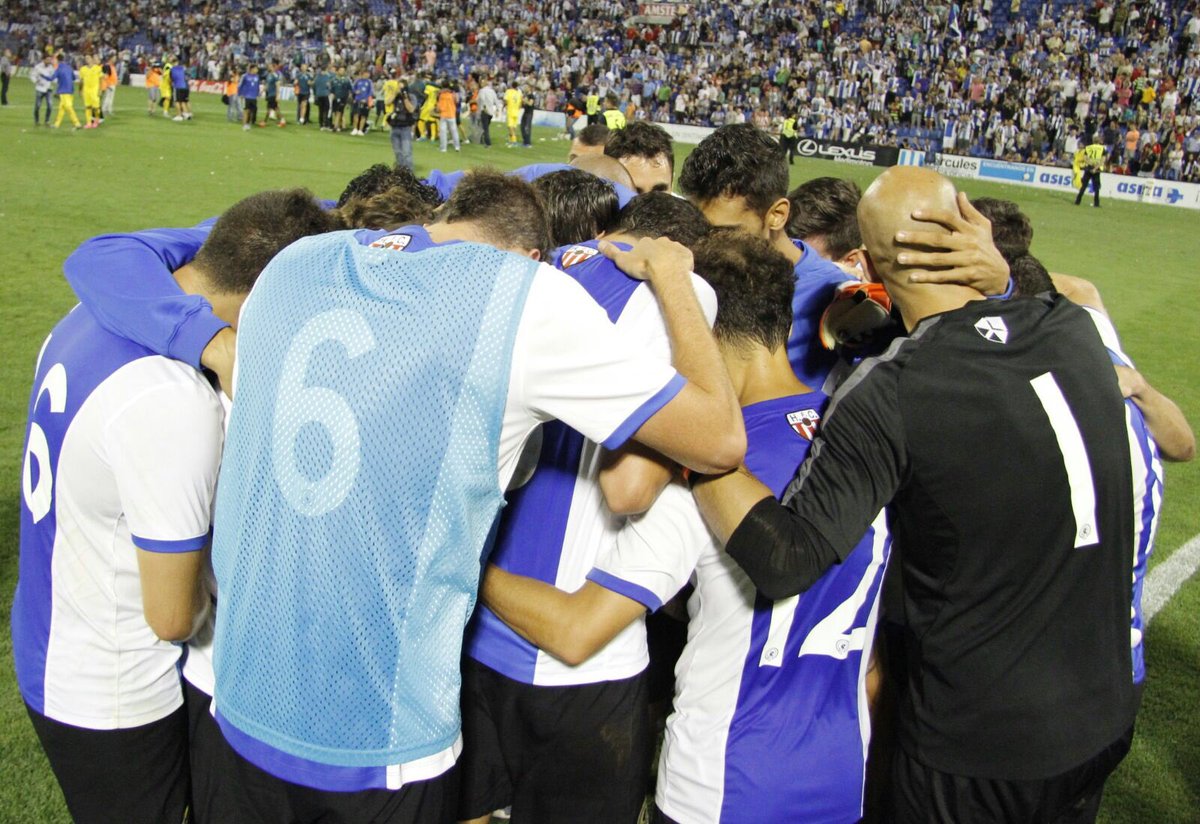 cfhercules's tweet photo. Orgullosos de equipo y afición. Señorío y compromiso. Hoy somos más fuertes #MachoHércules https://t.co/sJgX3CjVZx