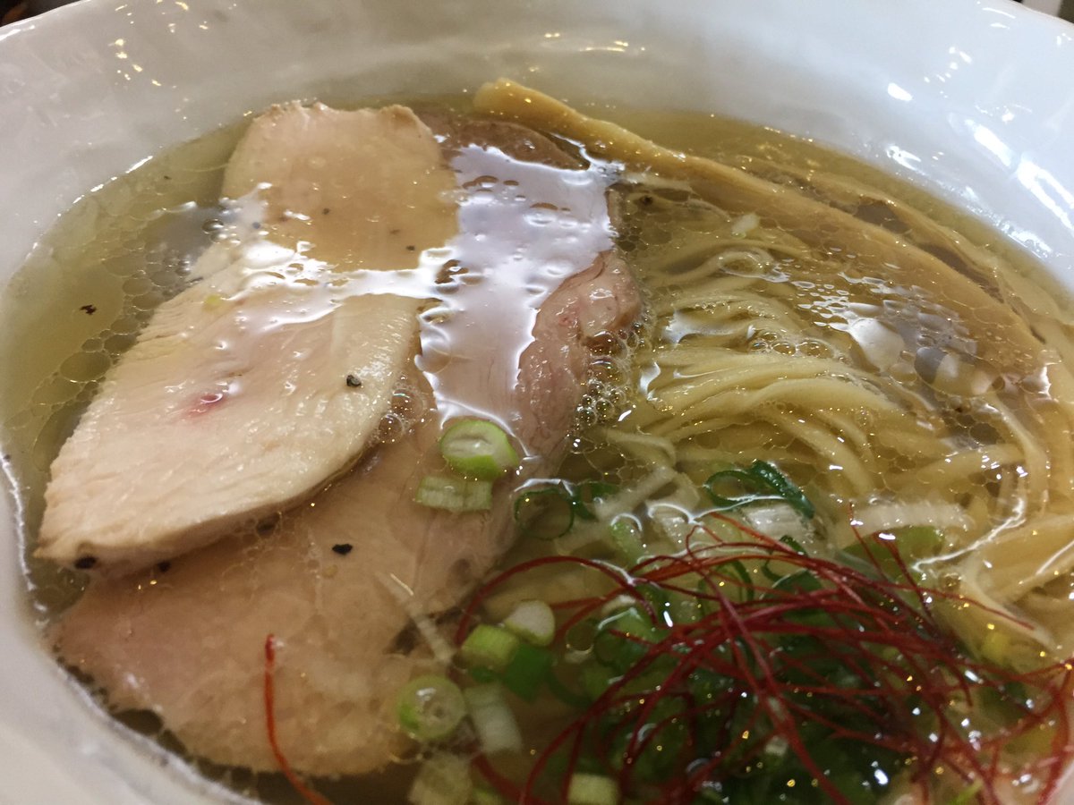 アカンな 同好会 鬼物語 つくば 天草清湯塩790円 味玉 この手のタイプやと鶏油頼りの鶏ぷんぷん先行タイプが多いんやけど こちらは中盤から終盤にかけて鶏感が持続する天草四郎時貞もびっくりのうまっぴぃ オーゼーシーン麺も秀逸だっぴ O アカンな 同好会 鬼物語 つくば 天草清湯塩790円 味玉 この手のタイプやと鶏油頼りの鶏ぷんぷん先行タイプが多いんやけど こちらは中盤から終盤にかけて鶏感が持続する天草四郎時貞もびっくりのうまっぴぃ オーゼーシーン麺も秀逸だっぴ O