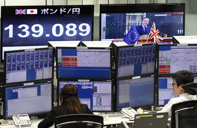 ConversationUK's tweet photo. How #Brexit caused a bigger stock market crash than the global financial crisis – explained https://t.co/0j9JEarVI7 https://t.co/AeJUsoosB2