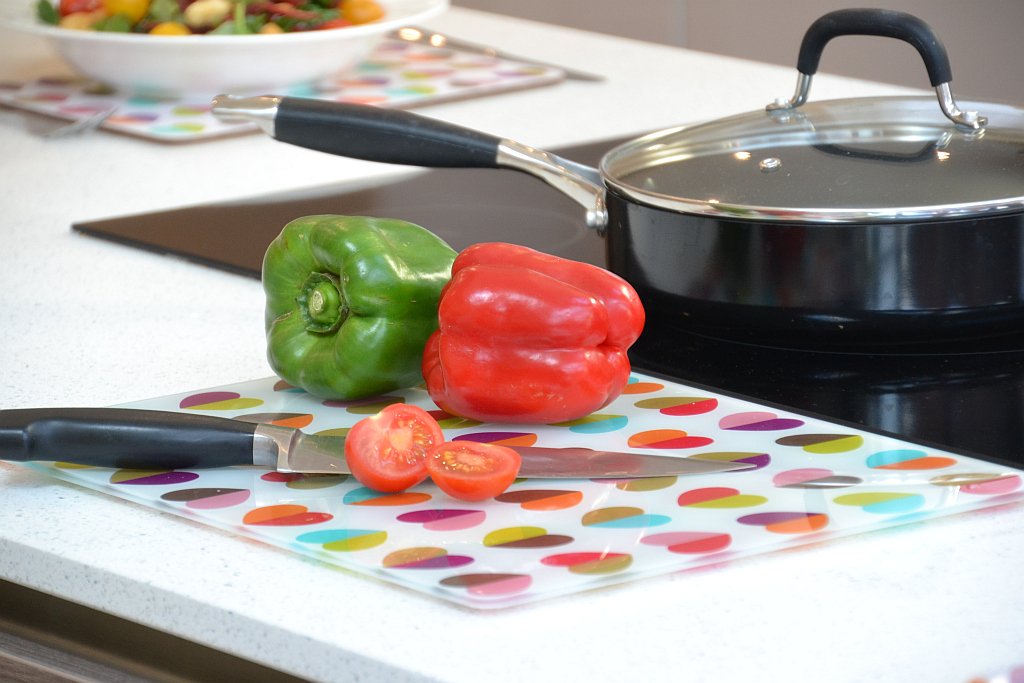 NavigateLtd's tweet photo. New & colourful additions! #BeauElliot #kichenware #choppingboards https://t.co/ZTZACfxv4G