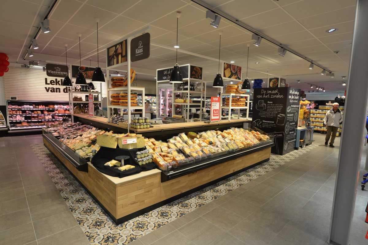 crossmarks's tweet image. Nieuw store concept van Jan Linders - ‘Het voordeel van het zuiden’ nog beter tot zijn recht bit.ly/28Xb1j6