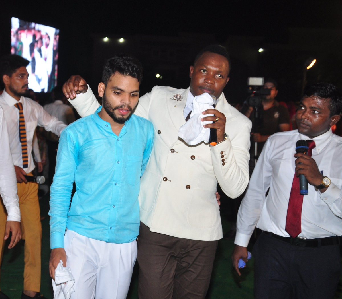 VunnyProphet's tweet image. @UebertAngel We Both son of Papa uebert Angel changing the world by the Grace that upon our Father