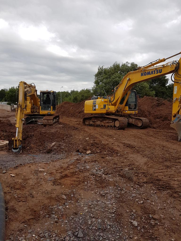 cpgroundworks's tweet photo. 360 operative required in Telford near Birmingham, pay negotiable start asap https://t.co/tGLuyXuwMi