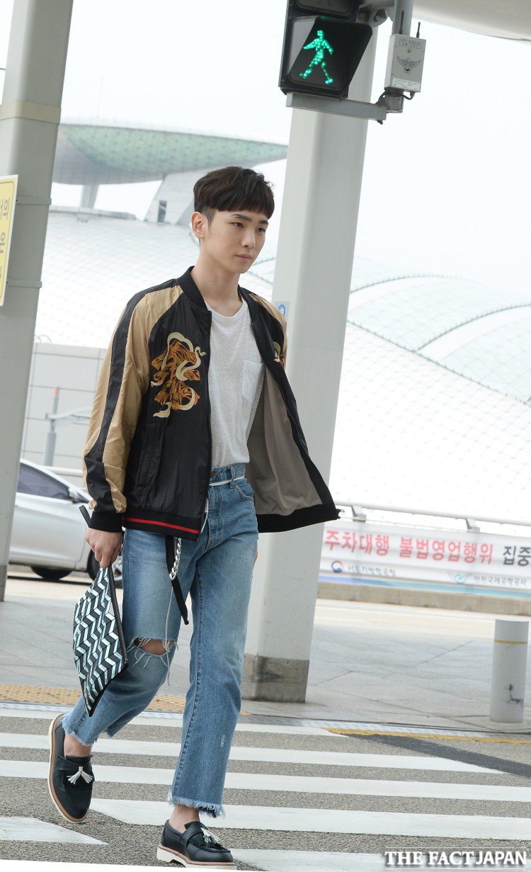 Klg ファッション パリコレにも出席 ファッショニスタshinee キーの最新ファッション とiphoneケース K Popアイドルの空港ファッションチェック T Co Cjtat3k1gp Shinee 샤이니 T Co Oo5ef4sczo Twitter Klg ファッション パリコレにも出席 ファッショニスタshinee キーの最新ファッション とiphoneケース K Popアイドルの空港ファッションチェック T Co Cjtat3k1gp Shinee 샤이니 T Co Oo5ef4sczo Twitter