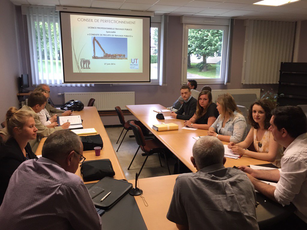 PaysdelaloireTP's tweet photo. Licence professionnelleTP à St Nazaire:excellence des résultats,de l'insertion et de l'adaptation des enseignements https://t.co/IwVhWbMtN4