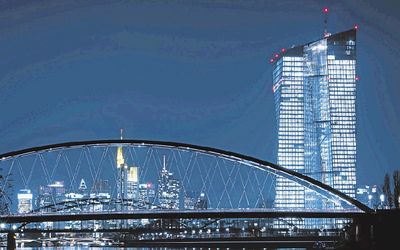BDliveSA's tweet photo. EU prepares to move European Banking Authority from London https://t.co/yukjz8pkbc #Brexit https://t.co/2XtqkEe0ux