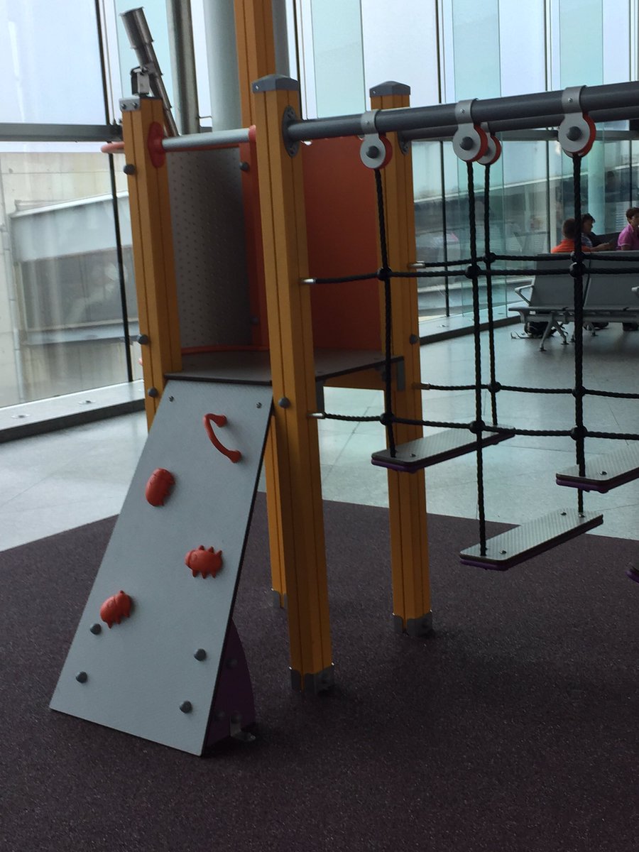 Una perfecta solución de nuestro #Fundermax #Hexa para suelos antideslizantes!! La seguridad es lo primero!